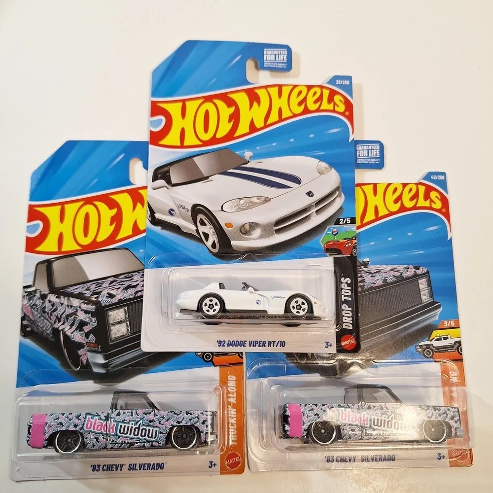 Hot Wheels 92 Dodge Viper‎ RT/10 & 83 Chevy Silverado Black Widow